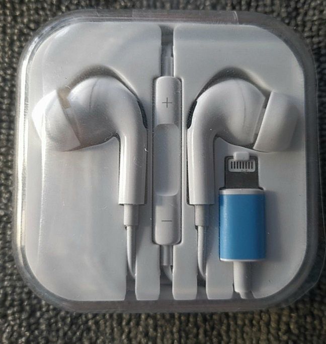 Навушники Apple EarPods в упаковці вакумні lightnting, білі(Китай).