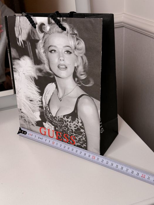 Torebka papierowa torba Guess nowa czarno-biała logowana