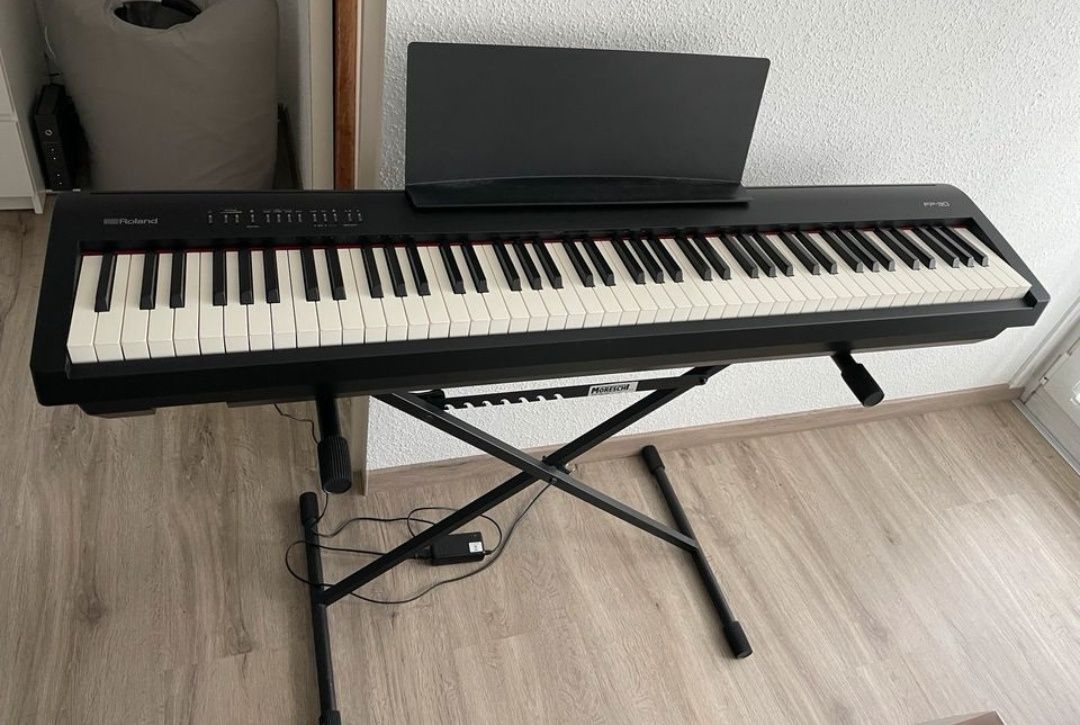 Roland FP-30 jak nowy w pełnym zestawie!!! Ważona klawiatura 100%