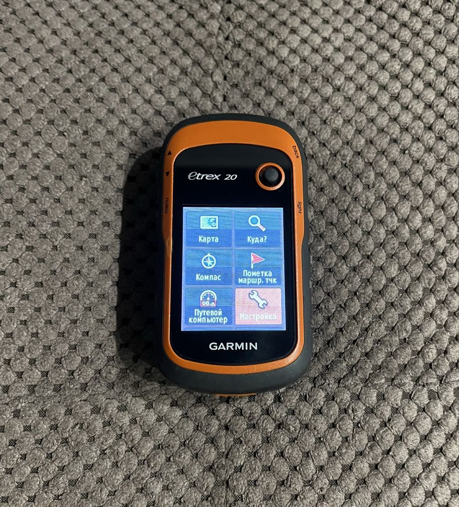 Туристичний GPS навігатор Garmin Etrex 20