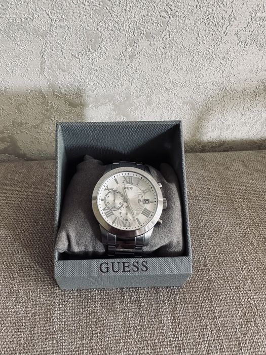 Годинник Guess W0668G7