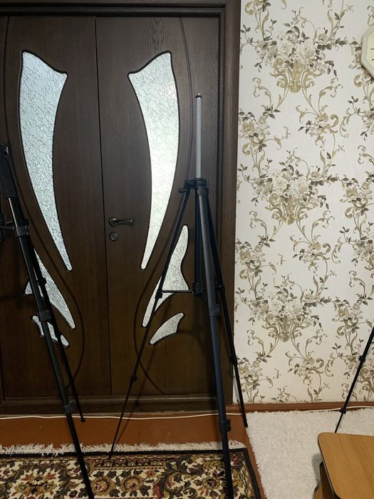 Штатив для камери (телефона) тринога,,, різної висоти,,,ціна договірна