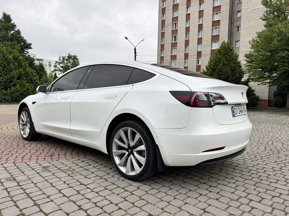Орнедна авто Tesla Model 3  Long Range