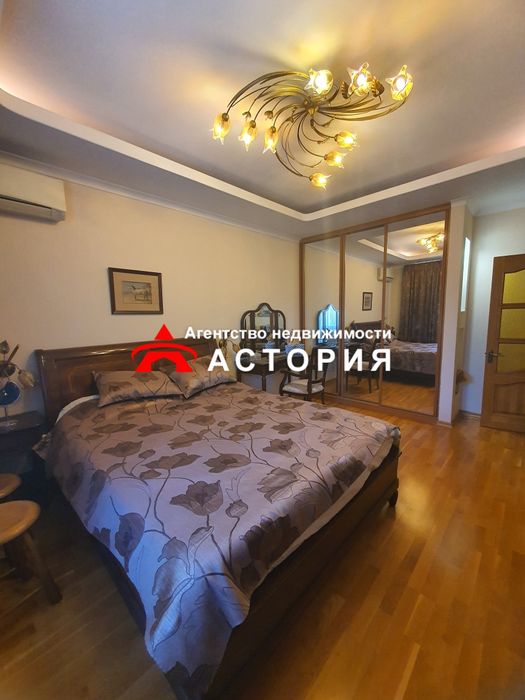 Продаж повнометражної 3-кімнатної квартири!