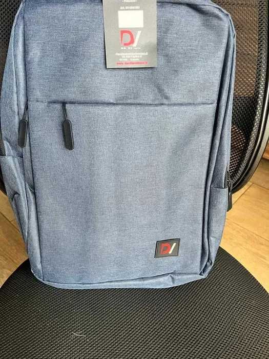 Plecak, do pracy, do szkoły, na wycieczki. Złącze USB.