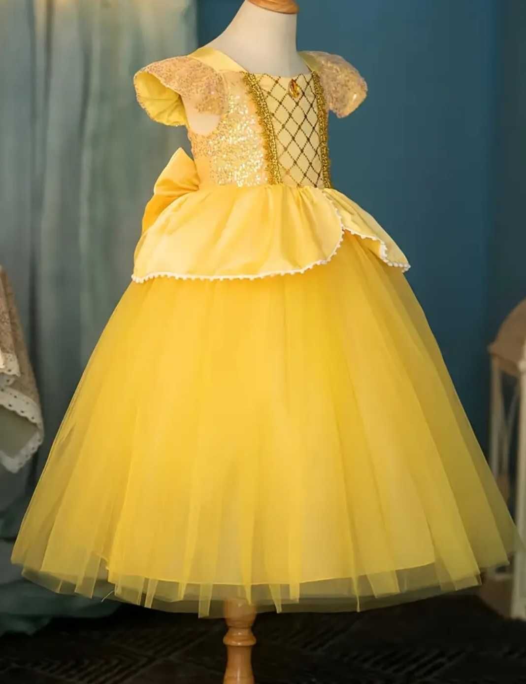 Nowa suknia Bella Piękna i Bestia, r. 116/122 przebranie