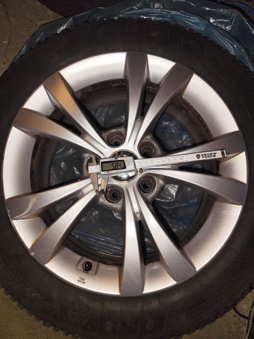 Koła zimowe felgi aluminiowe Alfa Romeo Giulietta 16 cali 5-6mm 2019r