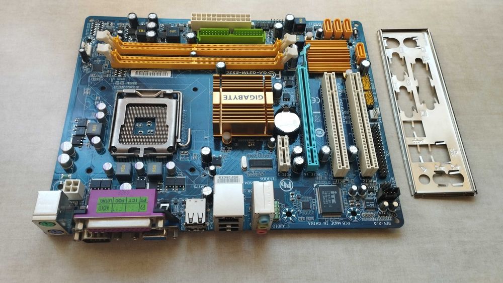 Płyta GIGABYTE GA-G31M-ES2L+Procesory