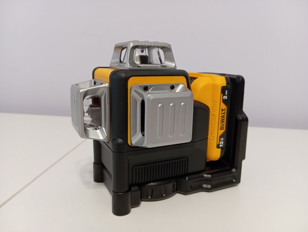 Лазерный уровень DeWalt 089LG 3D 12 линий. Лазерний рівень.