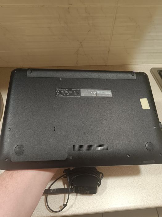 Продам Ноутбук ASUS N541S в отличном состоянии.