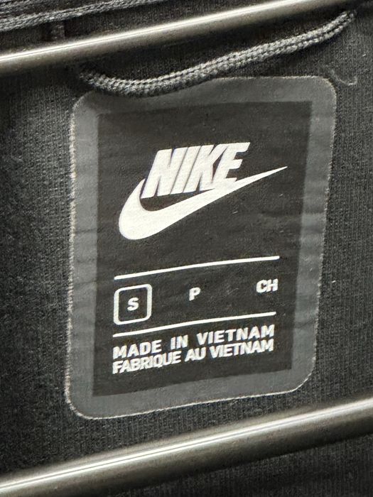толстовка Nike Tech Fleece с воротником-трубой и карманом-кенгуру