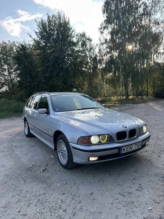 Терміново Продам BMW E39 в хорошому стані,два ключа