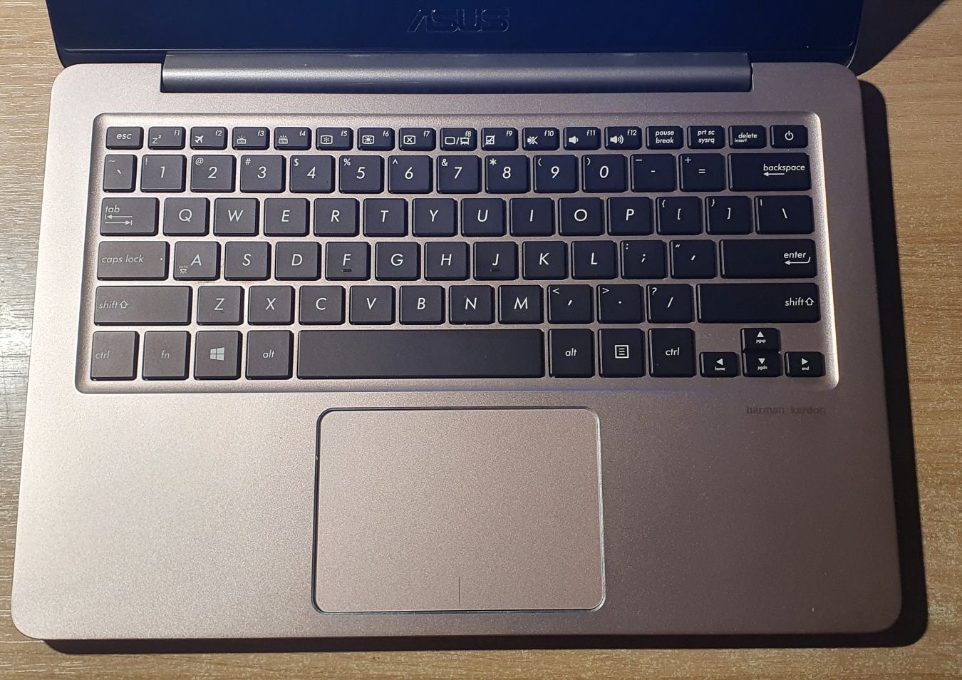 Laptop Asus ZenBook UX410U i5-7200U, 16GB, 512GB SSD