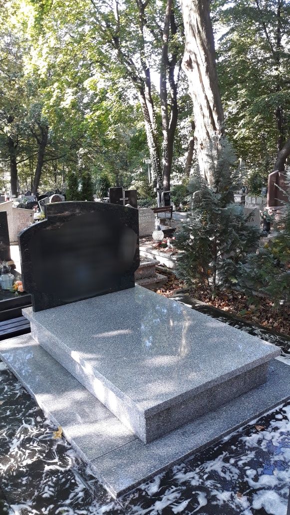 Nagrobek, pomnik granitowy półtorak