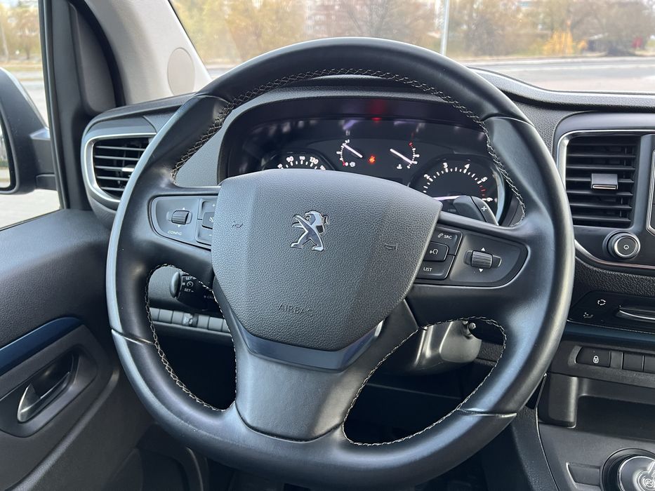 Peugeot Traveller 2020 Official