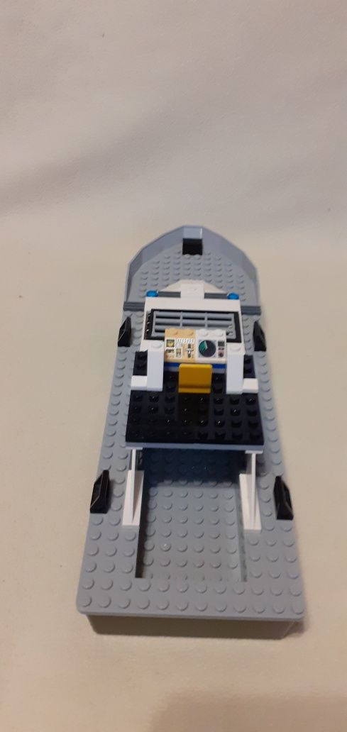 Lego City 60129 - Policyjna łódz