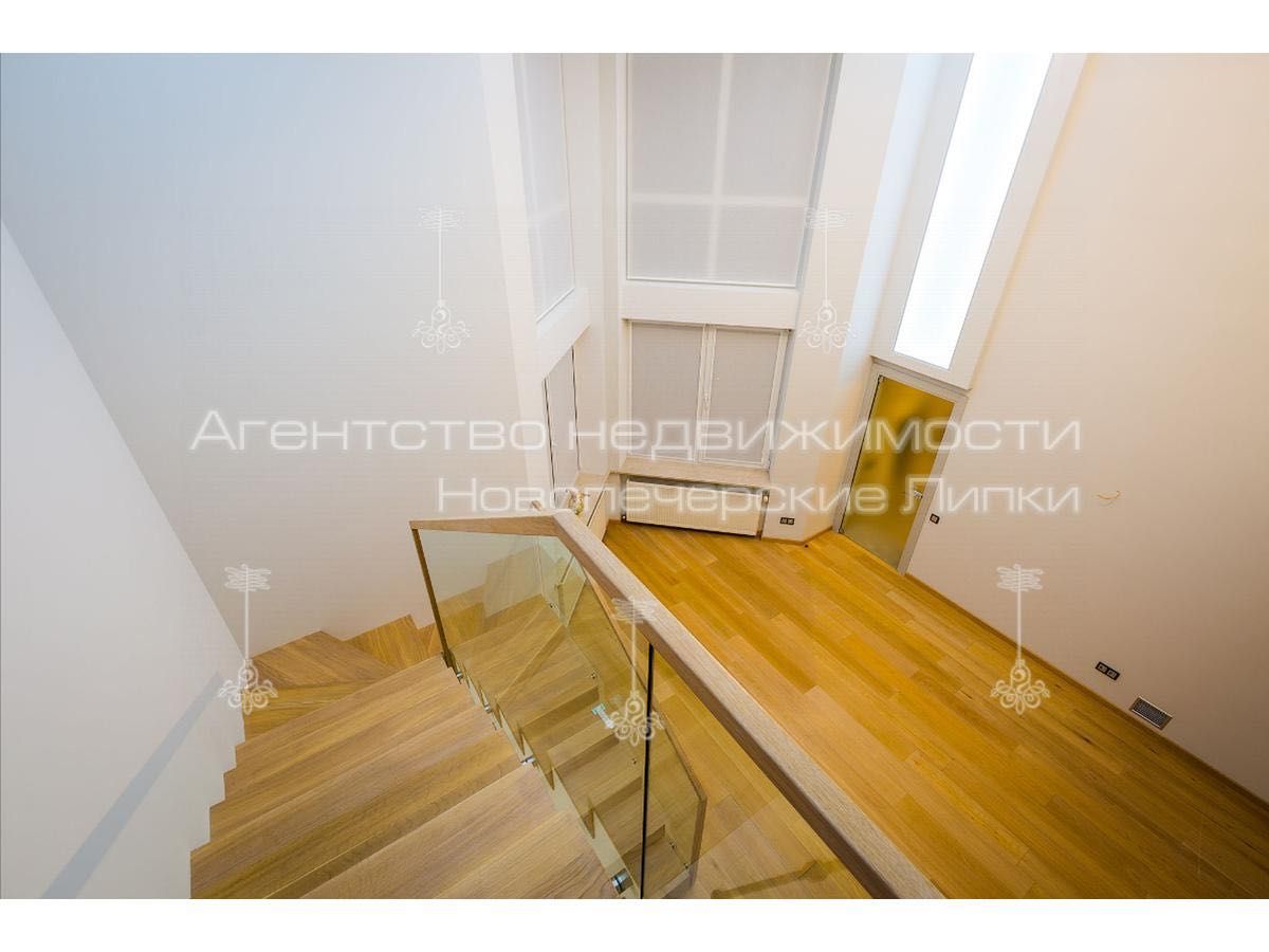 Стоянка,Шикарный дом 450м2 с новым ремонтом,Дом строили для себя,Буча
