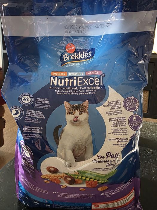 Ração seca Brekkies para gato 3 kg