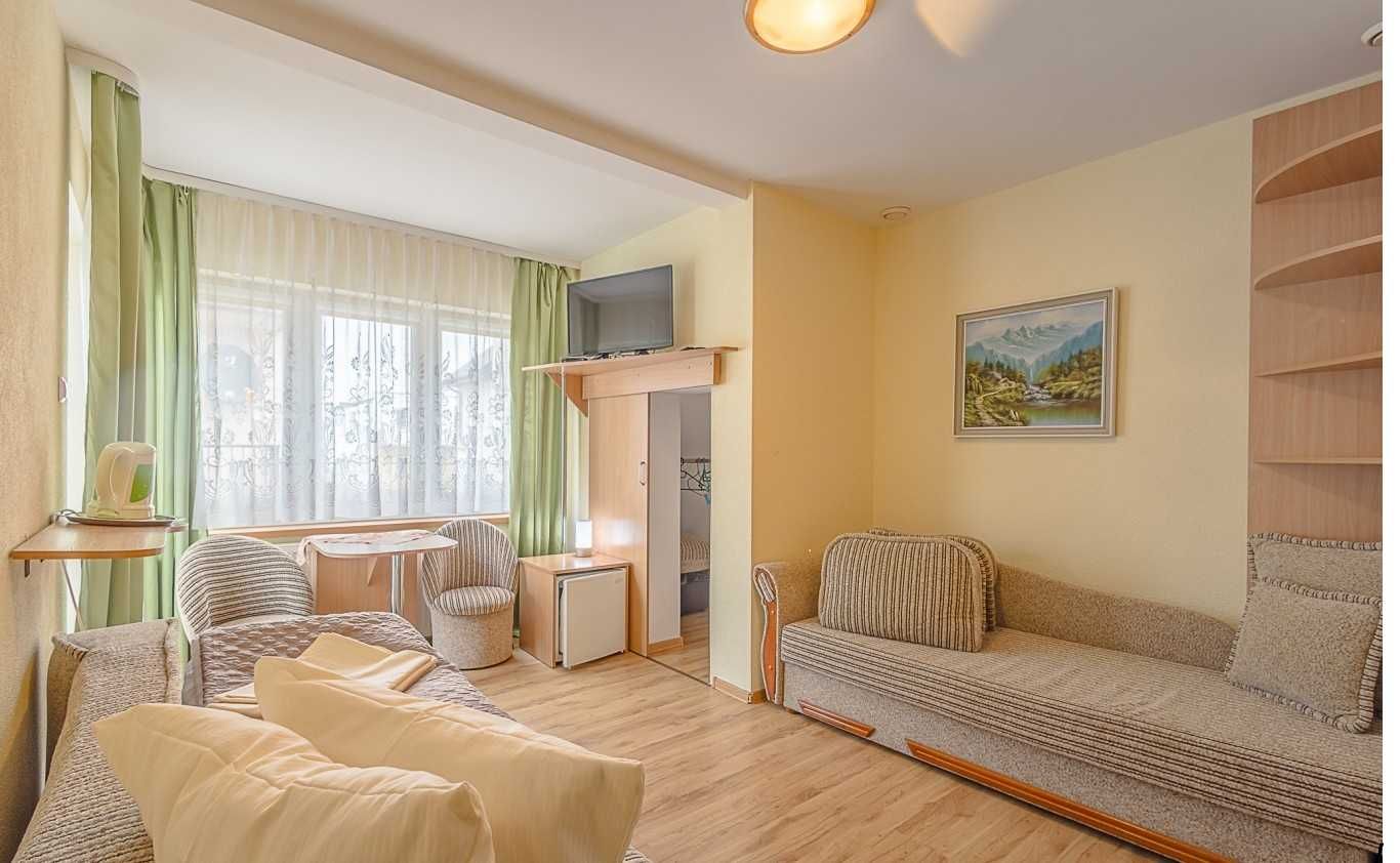Darłowo, Darłówko, pokoje, noclegi, wczasy parking gratis, KONTAKT tel