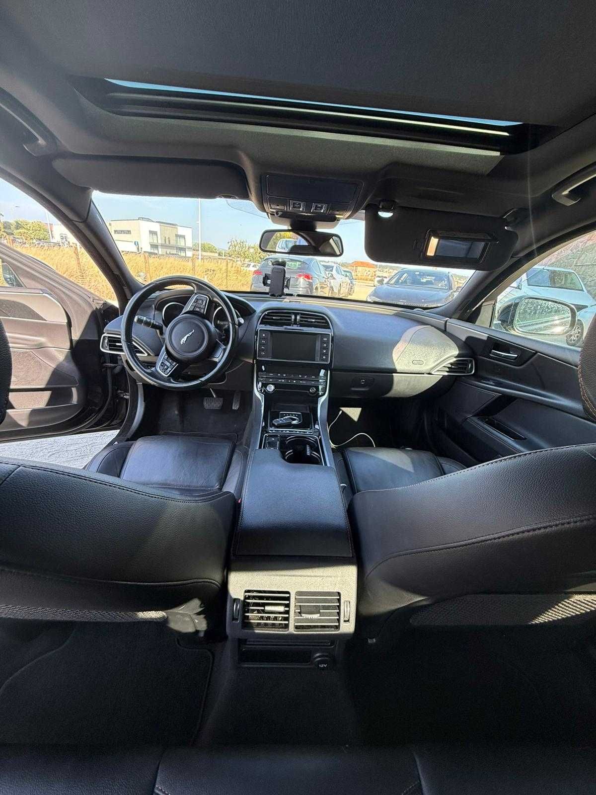 Jaguar XE SPORT black edicion