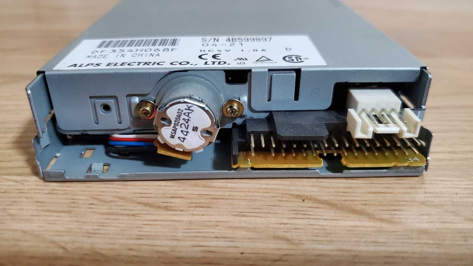 Alps DF354H090F 1.44MB Floppy Disk Drive 3.5" Interna FDD pc