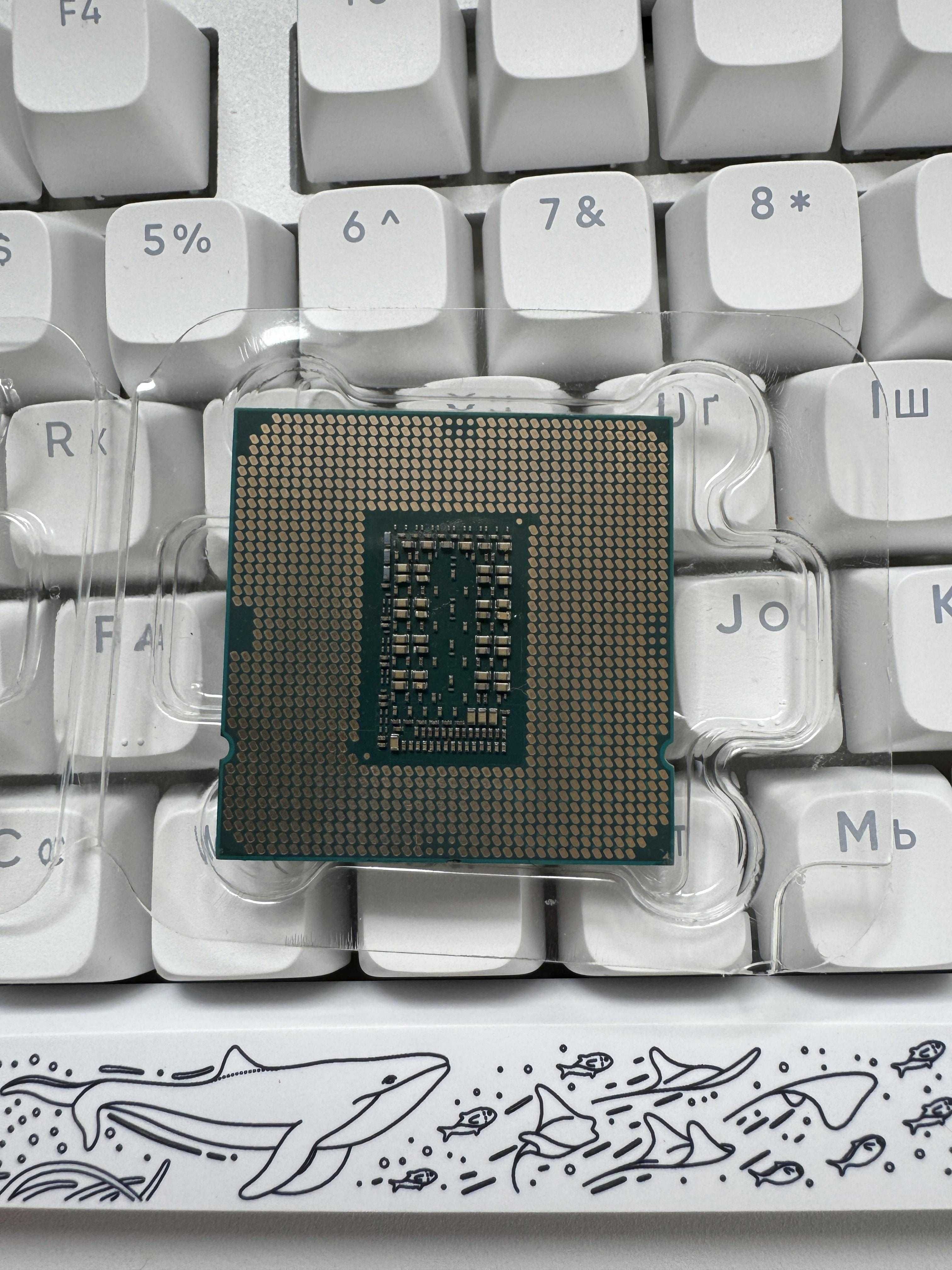 Процессор Intel Core i9-11900K в идеальном состоянии, с чеком