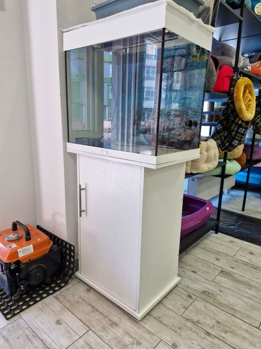 Продам аквариум Ювель