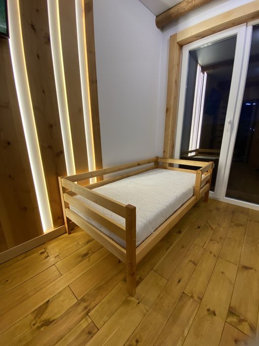 Ліжко free з дерева дитяче