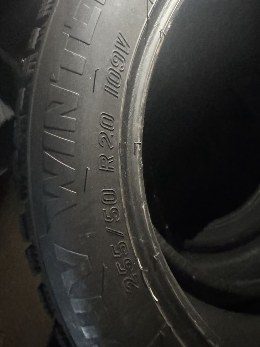 Зимові шини резина 255/50 20 стан нової
