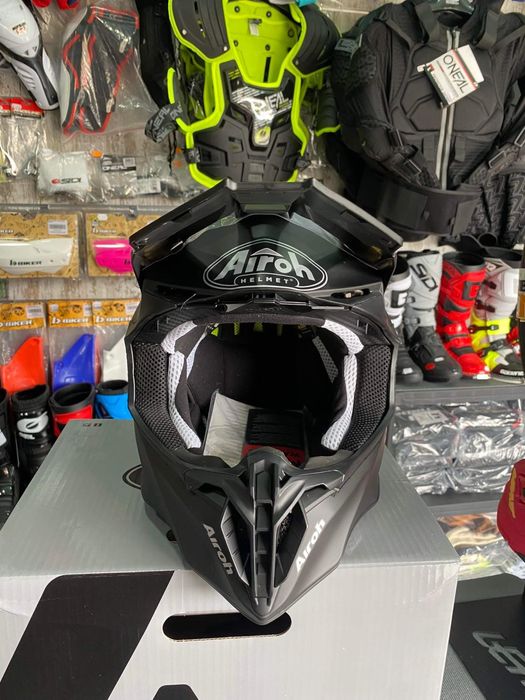 Capacete Airoh Twist 2.0 (motocross enduro)
