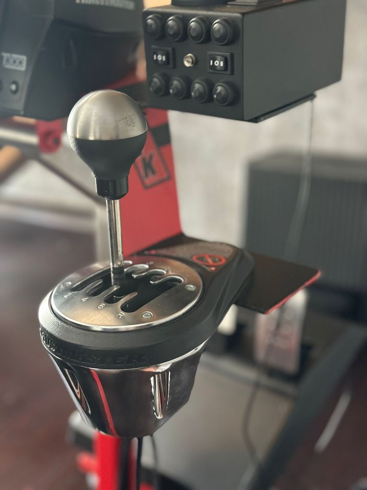 Zestaw simracing / thrustmaster t300