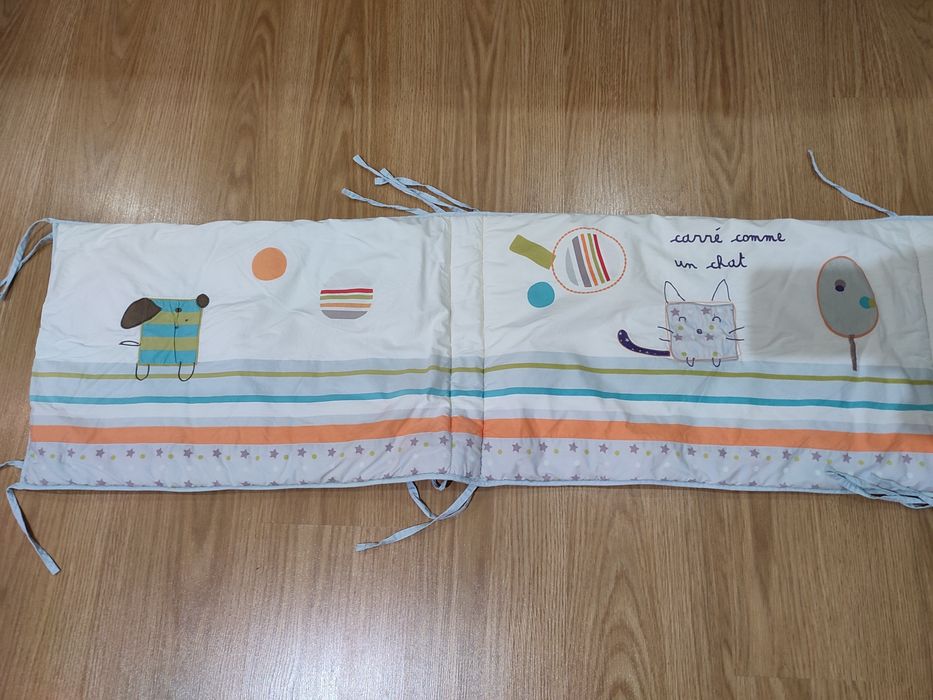 Proteção de berço, cama de grades