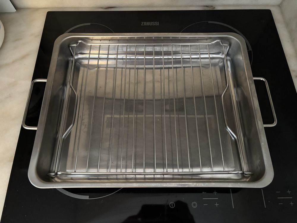Conjunto de panelas e travessa inox