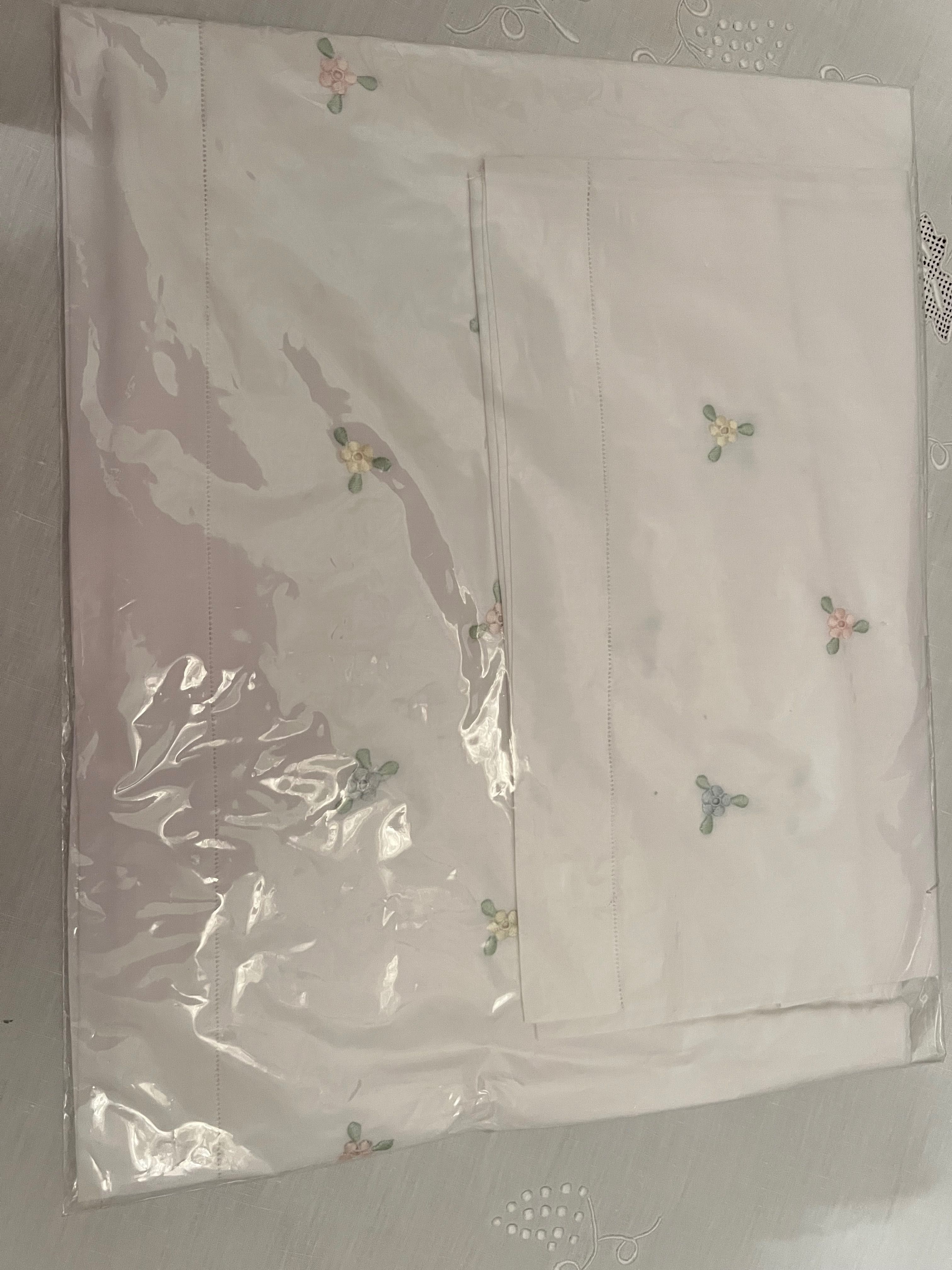 Bordados feitos á mão