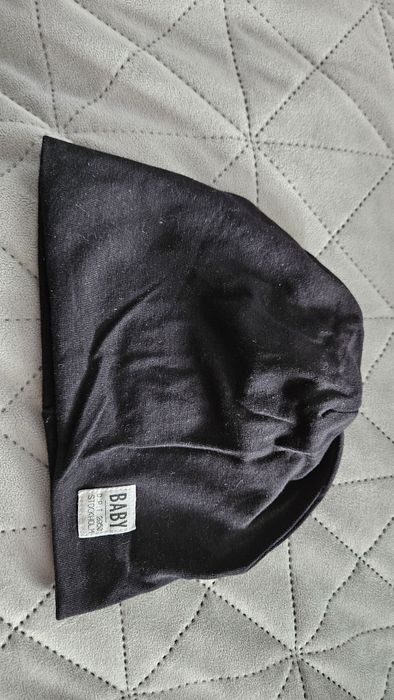 Czapka  wiosenno-jesienna H&M  rozmiar 74/80 cm czarna