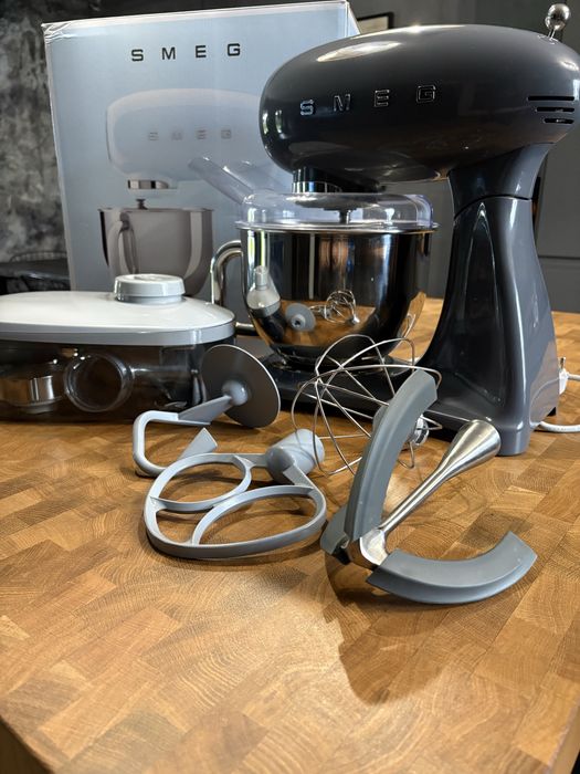 Robot planetarny SMEG + maszynka do mielenia