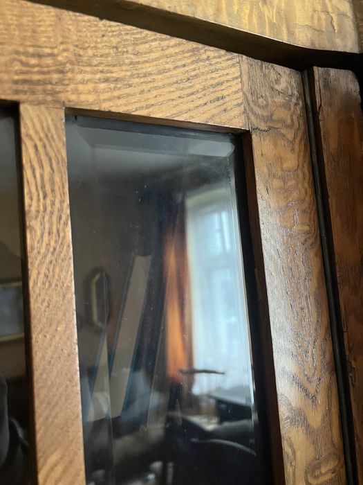 Stary kredens szefa szlifowane szkła