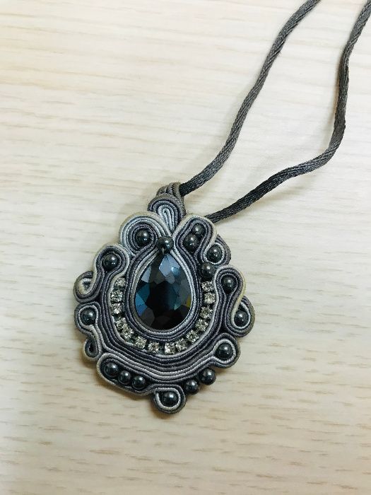 Biżutera Soutache szara sutasz używana