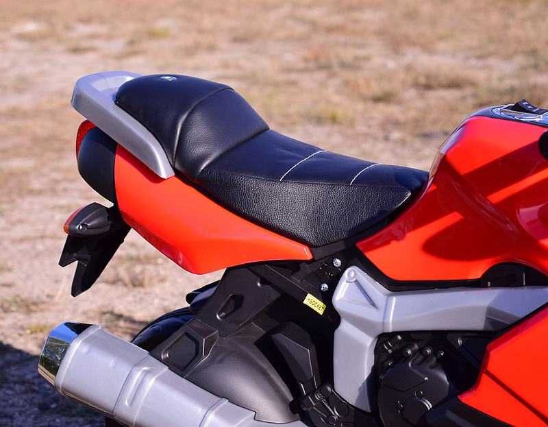 Motor ścigacz  miękkie siedzenie, miękkie koła EVA /LB9909 ZAK2028