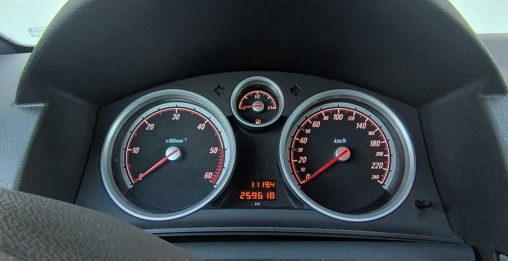 Opel Astra 1.3 GTC SPORT 90 CV – 2010