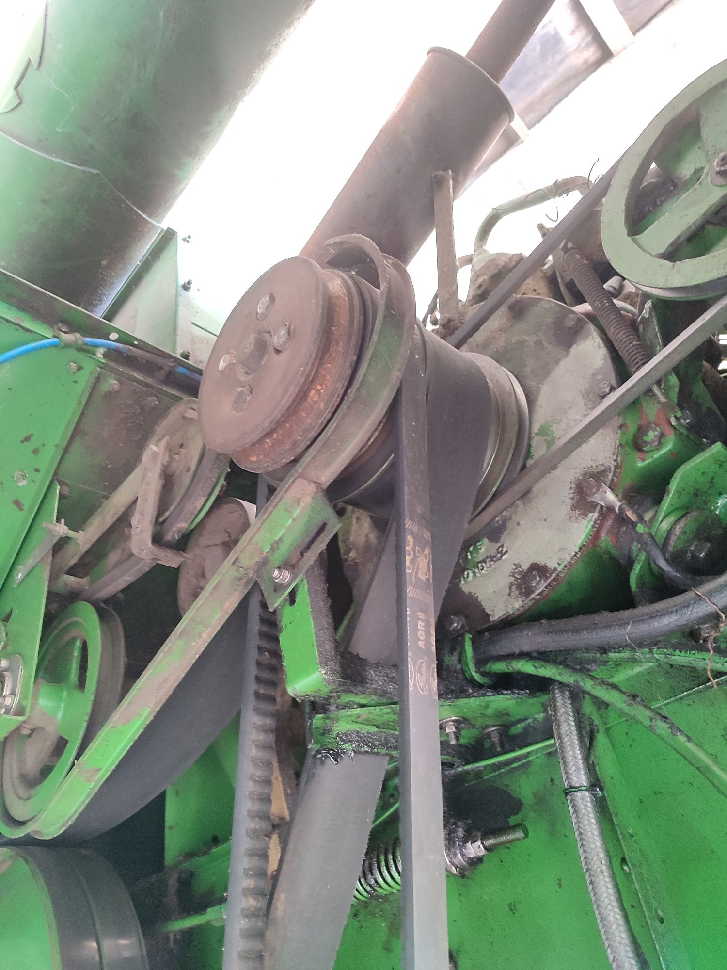 John Deere 1032 комбайн зернозбиральний джон дір