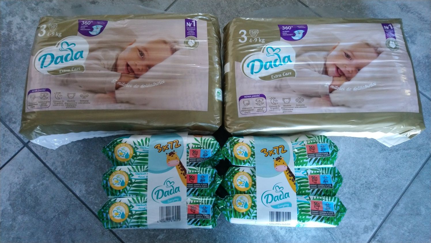 Pieluchy Dada Extra Care 3 (4-9 kg) dwie paczki + chusteczki
