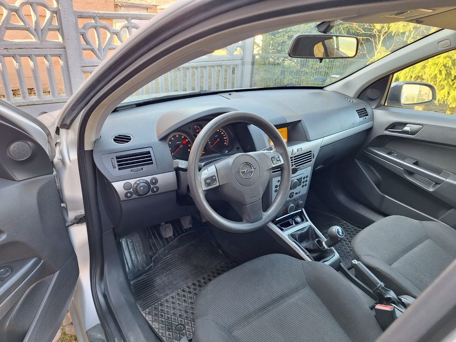 Astra h 1.6 benzyna 2004r