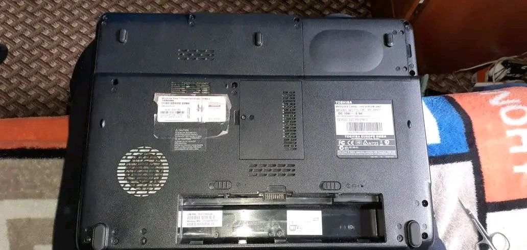 Продам ноутбук TOSHIBA L300D, PSPC0E-00JKRU