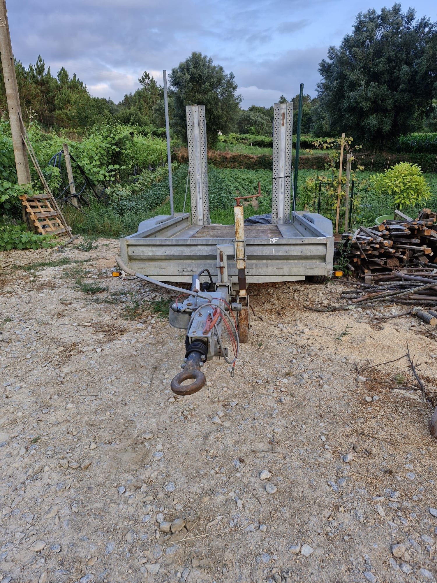 Aluguer de Reboque 3.5t para Máquina – 150€/dia