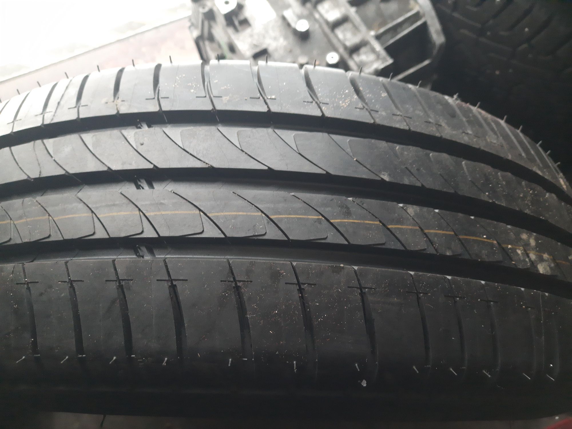 Opona 1szt Nowa Michelin Agilis 225/75r16c