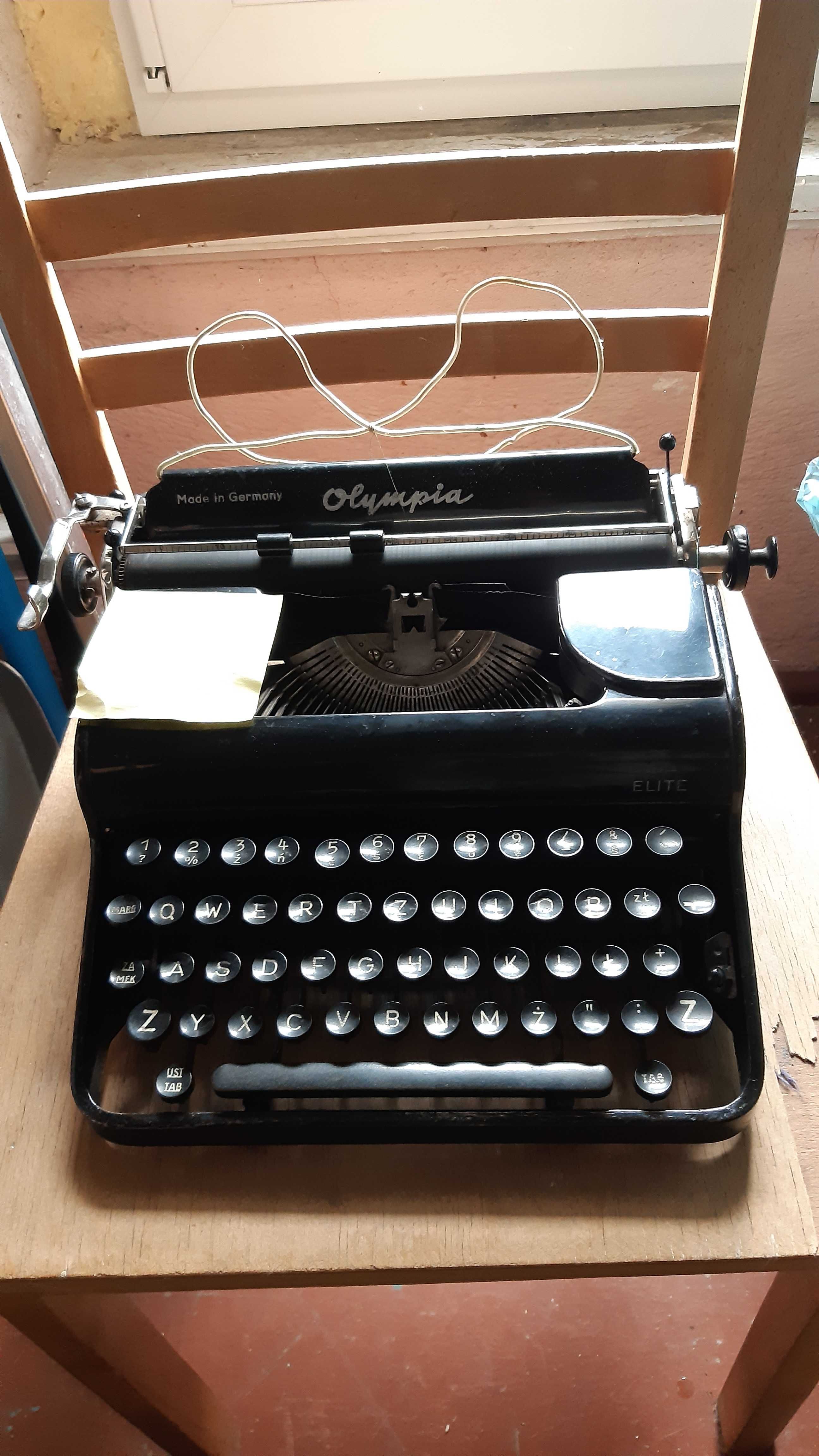 Maszyna retro do pisania Olympia 643103