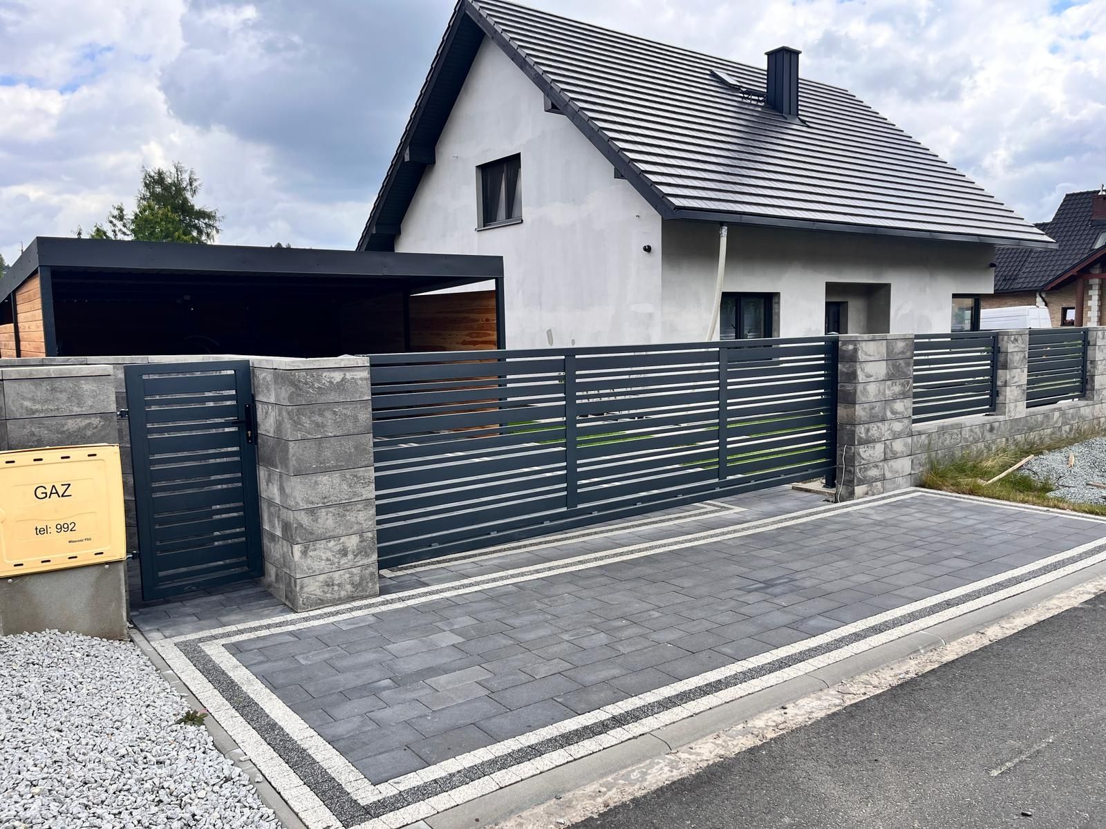 SPRZEDAM  Brama przesuwna +Furtka +Słupki