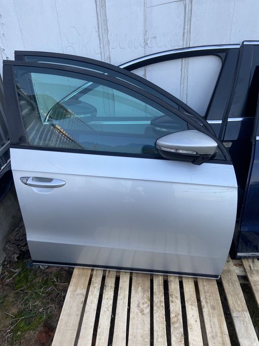 Passat B7 седан комбі двері дверка б7