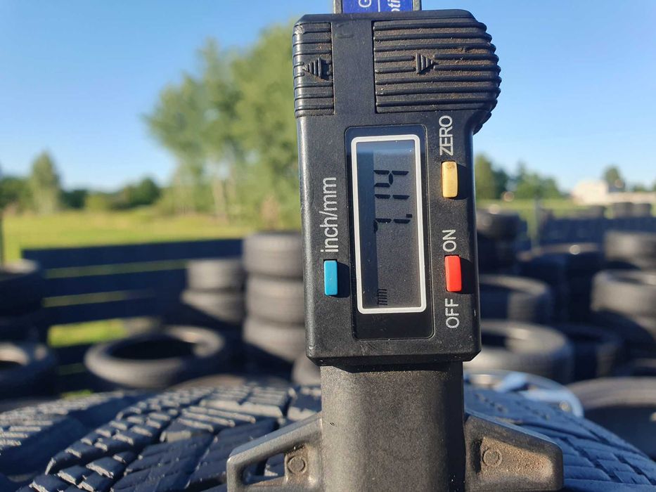 A21# Opony uzywane zimowe 235/55/19" Pirelli